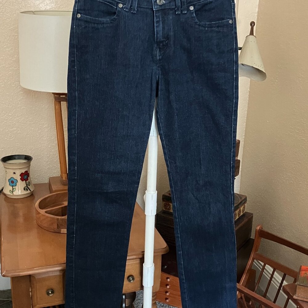 Women’s Sz. 8M Levi’s Mid-Rise Skinny Dark Blue Jeans